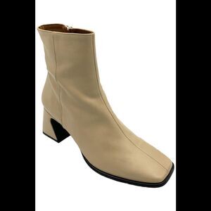 Intentionally Blank  Women's Leather Ankle Boots Taffy Oatmilk - Medium